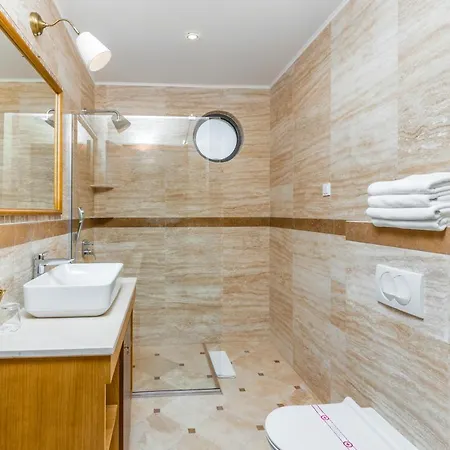 Hotel Plaza Lucice Petrovac Екстер'єр фото