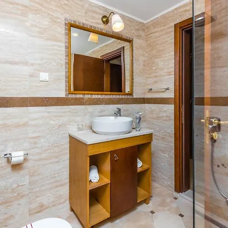 Hotel Plaza Lucice Petrovac Екстер'єр фото
