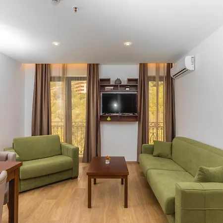 Hotel Plaza Lucice Petrovac Екстер'єр фото